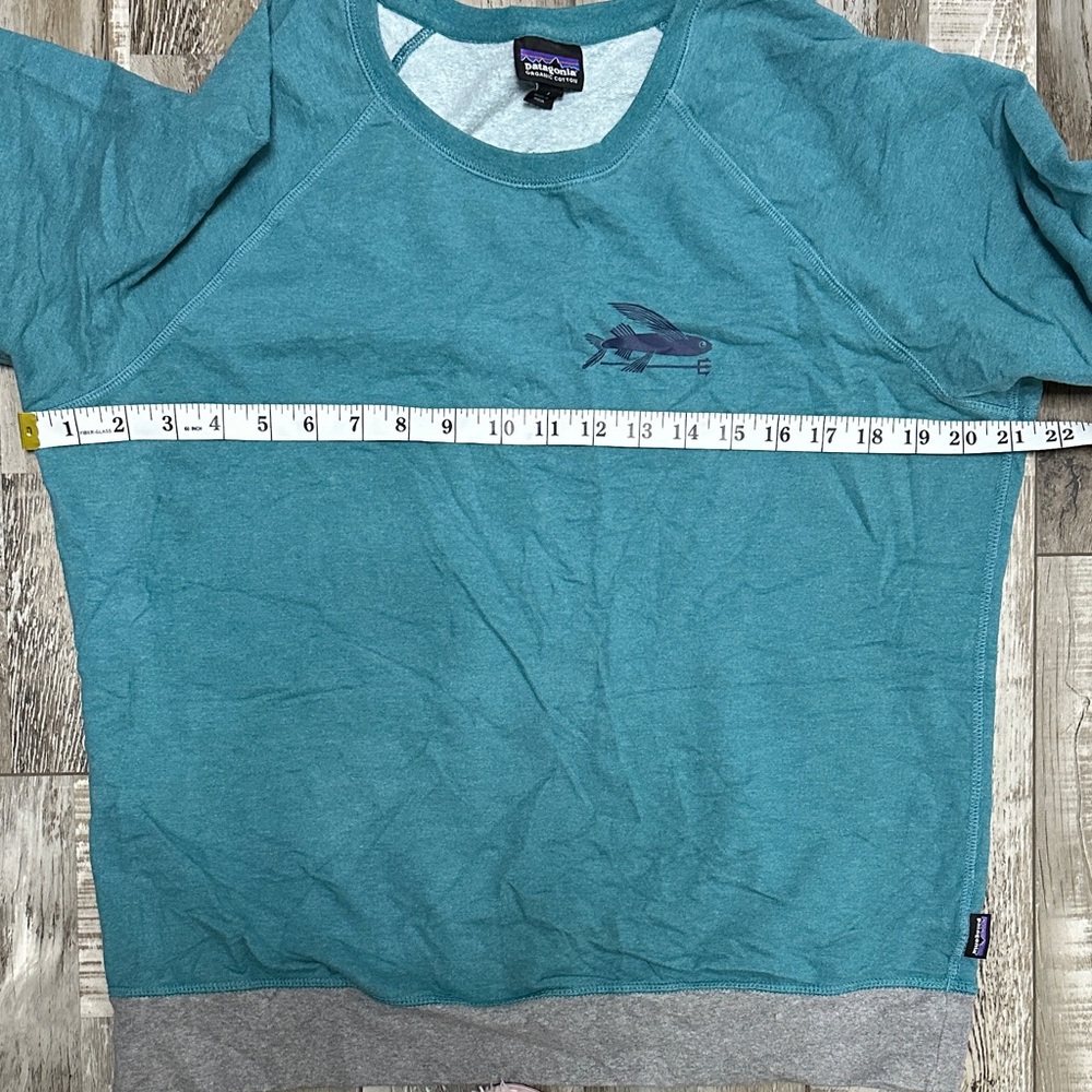 Patagonia Teal and Gray Sweatshirt - Picture 5 of 9